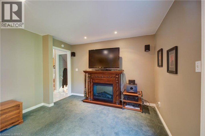 Photo 6 at 367 Fairview Drive, Fairview / Greenbrier, Brantford