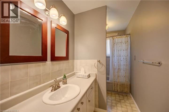 Photo 23 at 367 Fairview Drive, Fairview / Greenbrier, Brantford