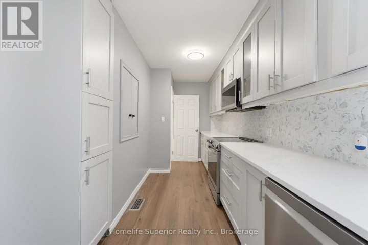 Photo 10 at 41 N Wiltshire Drive, Brantford