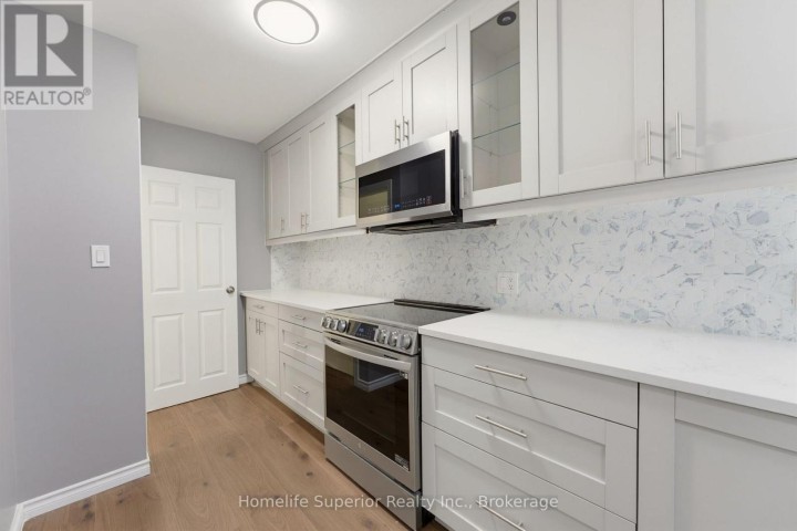 Photo 11 at 41 N Wiltshire Drive, Brantford