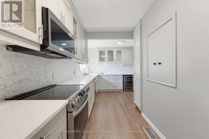 Photo 12 at 41 N Wiltshire Drive, Brantford