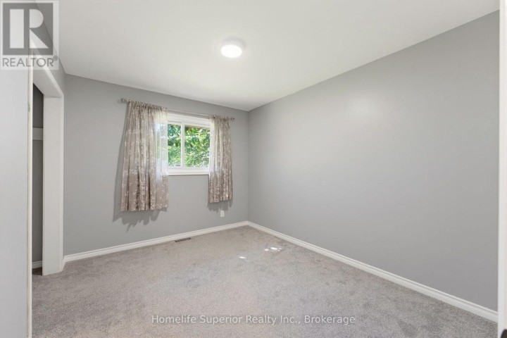 Photo 14 at 41 N Wiltshire Drive, Brantford