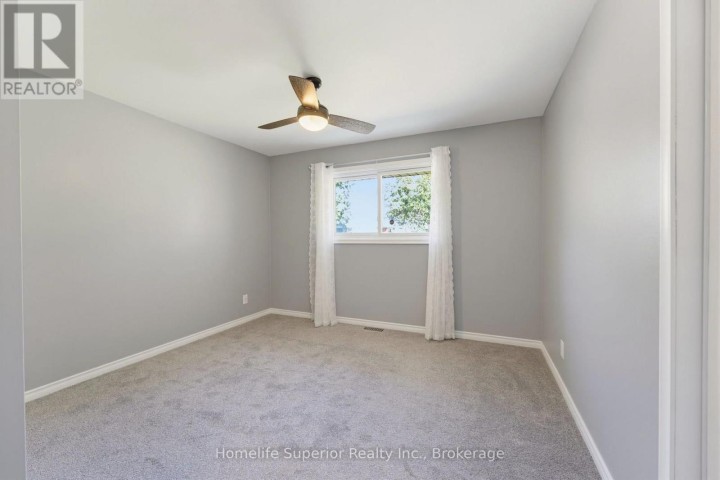 Photo 15 at 41 N Wiltshire Drive, Brantford