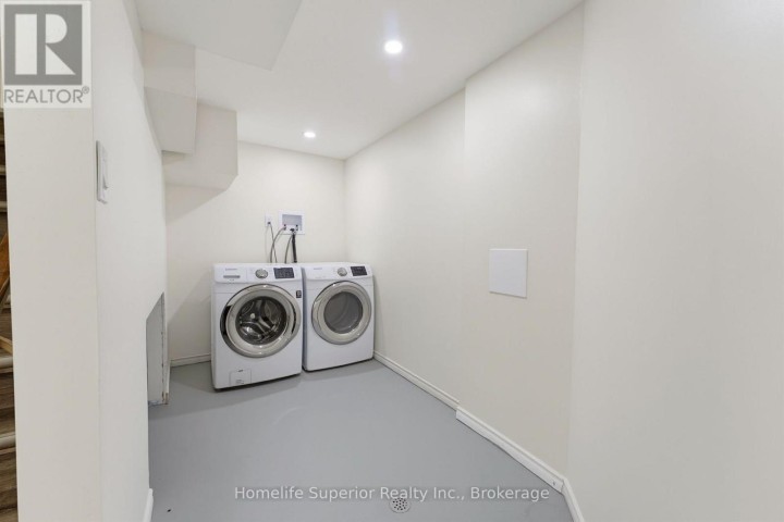 Photo 18 at 41 N Wiltshire Drive, Brantford