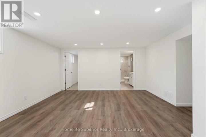 Photo 19 at 41 N Wiltshire Drive, Brantford