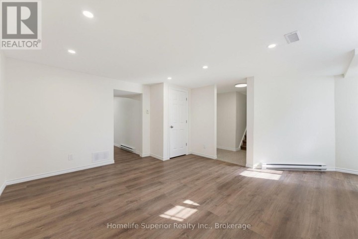Photo 21 at 41 N Wiltshire Drive, Brantford