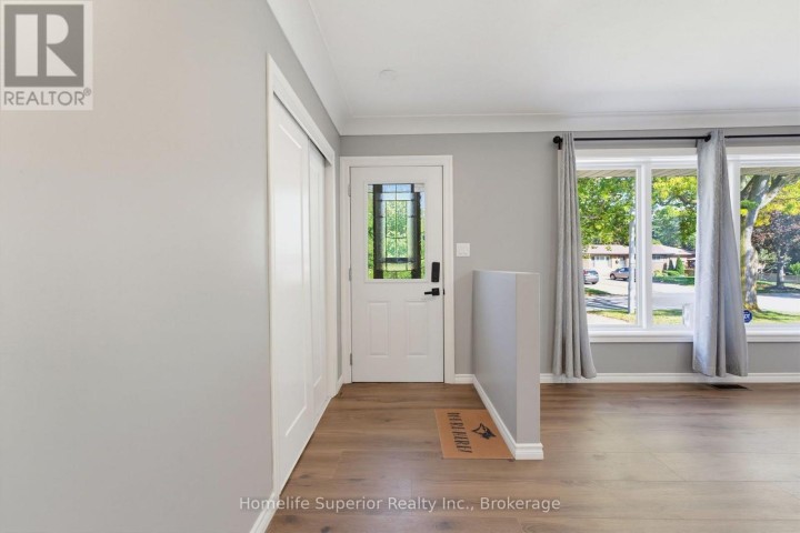 Photo 5 at 41 N Wiltshire Drive, Brantford