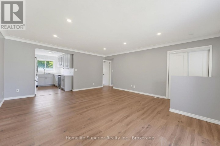 Photo 7 at 41 N Wiltshire Drive, Brantford
