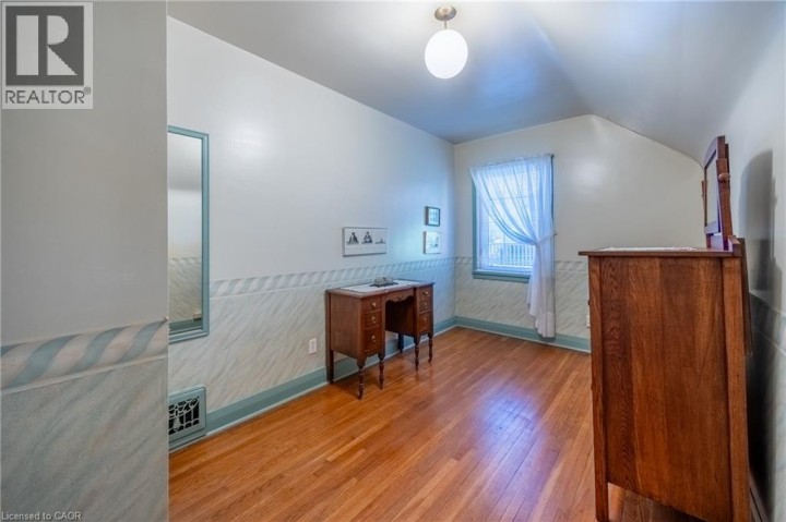Photo 23 at 33 Palmerston Avenue, Lansdowne, Brantford