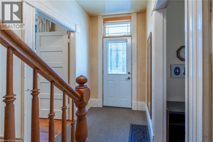 Photo 6 at 33 Palmerston Avenue, Lansdowne, Brantford