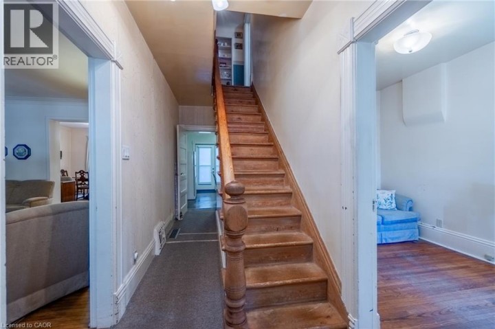 Photo 7 at 33 Palmerston Avenue, Lansdowne, Brantford