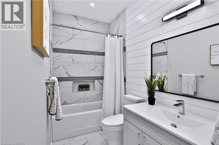 Photo 17 at 9 Walter Street, Eagle Place East, Brantford