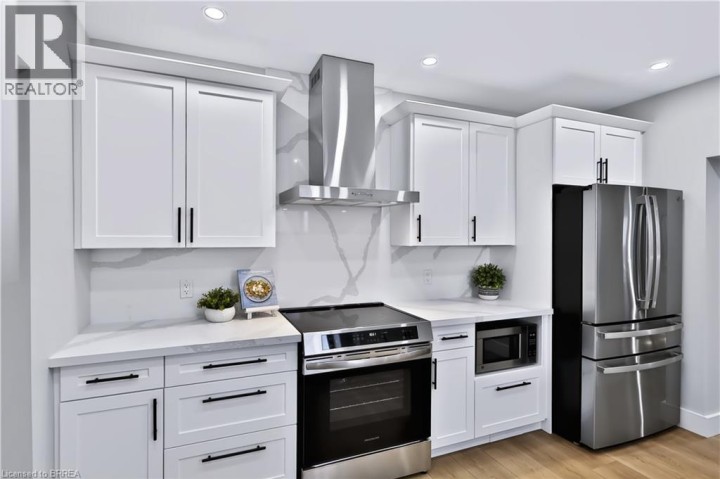 Photo 13 at 9 Walter Street, Eagle Place East, Brantford