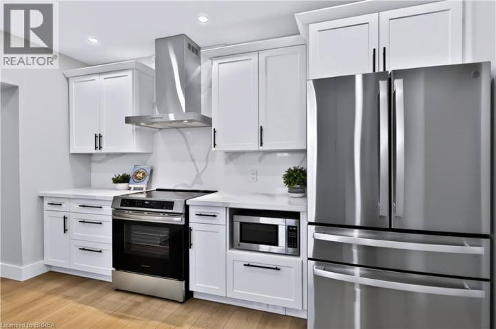 Photo 12 at 9 Walter Street, Eagle Place East, Brantford
