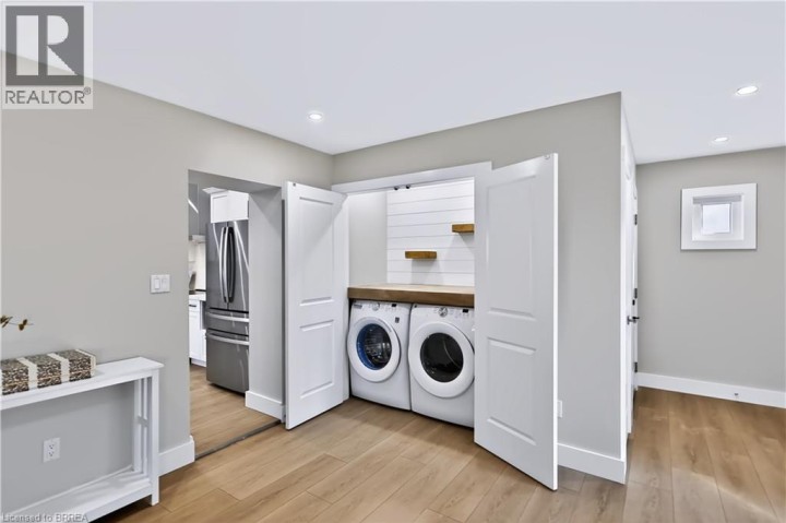 Photo 16 at 9 Walter Street, Eagle Place East, Brantford