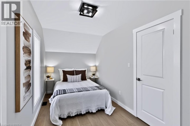 Photo 23 at 9 Walter Street, Eagle Place East, Brantford