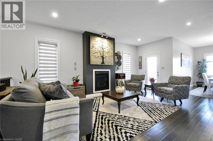 Photo 5 at 318 Fairway Road, Woodstock - North, Woodstock