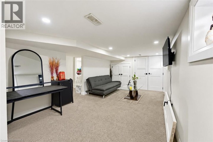 Photo 11 at 410 Nelson Street, Echo Place, Brantford