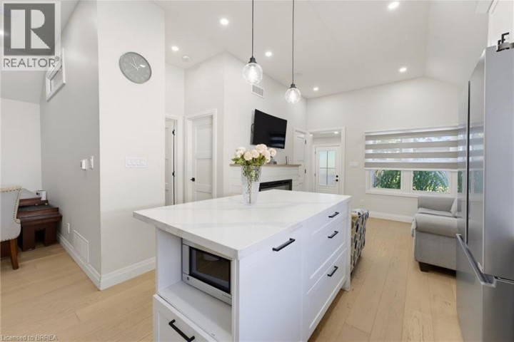 Photo 8 at 410 Nelson Street, Echo Place, Brantford