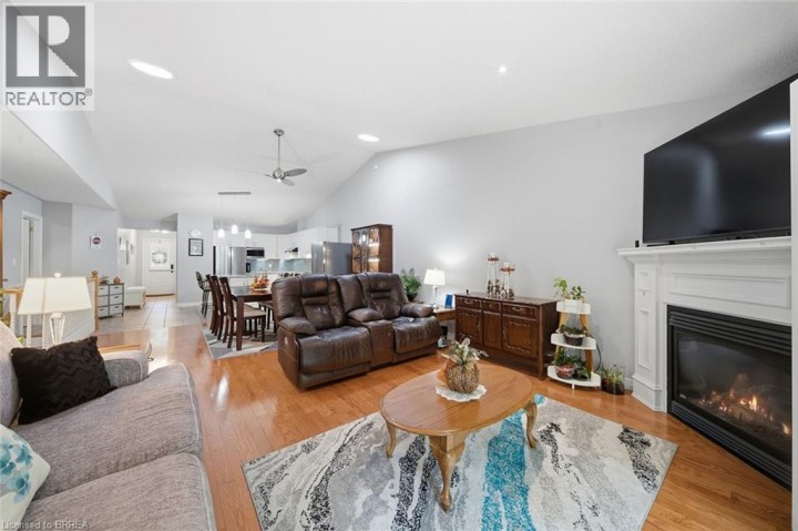 Photo 13 at 8 - 633 N Park Road, Cedarland, Brantford
