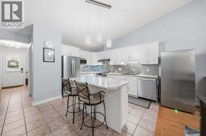 Photo 5 at 8 - 633 N Park Road, Cedarland, Brantford