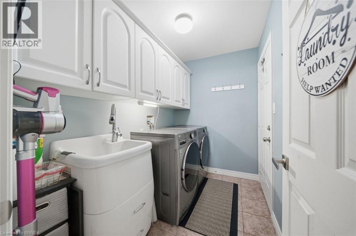 Photo 17 at 8 - 633 N Park Road, Cedarland, Brantford