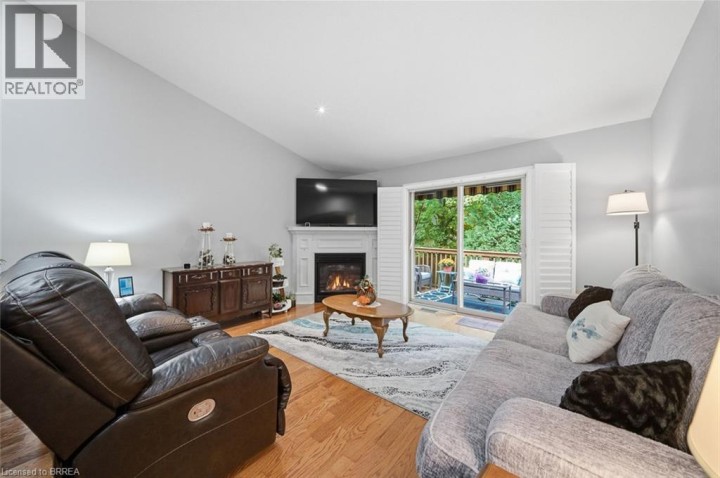 Photo 11 at 8 - 633 N Park Road, Cedarland, Brantford