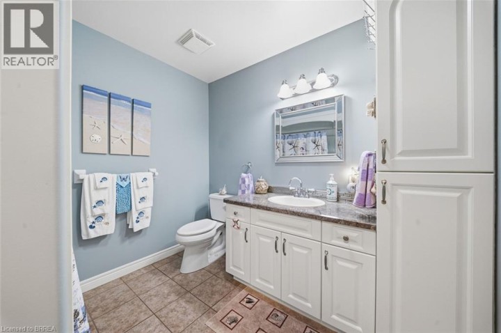 Photo 16 at 8 - 633 N Park Road, Cedarland, Brantford