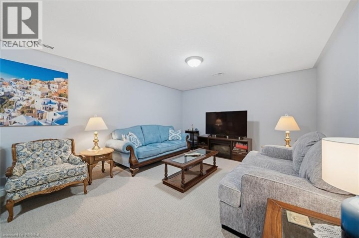 Photo 18 at 8 - 633 N Park Road, Cedarland, Brantford