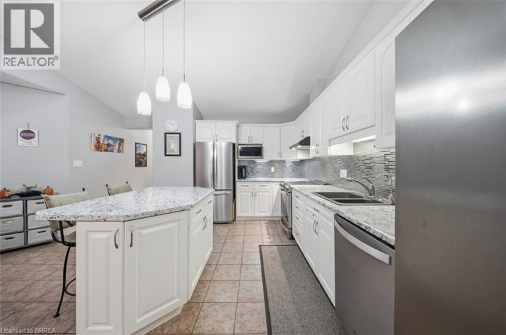 Photo 6 at 8 - 633 N Park Road, Cedarland, Brantford