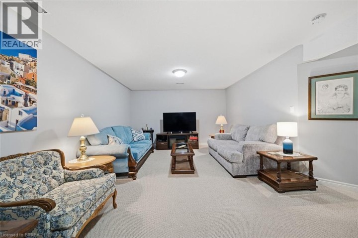 Photo 19 at 8 - 633 N Park Road, Cedarland, Brantford