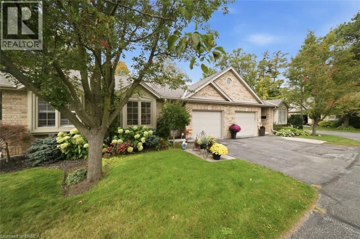 Photo 2 at 8 - 633 N Park Road, Cedarland, Brantford