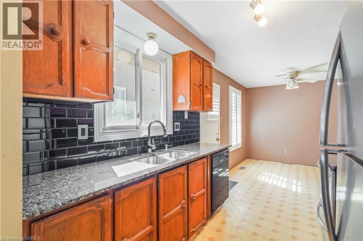 Photo 17 at 35 Ivanhoe Road, Cedarland, Brantford