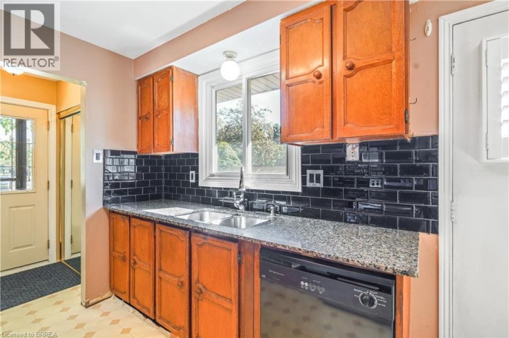 Photo 16 at 35 Ivanhoe Road, Cedarland, Brantford