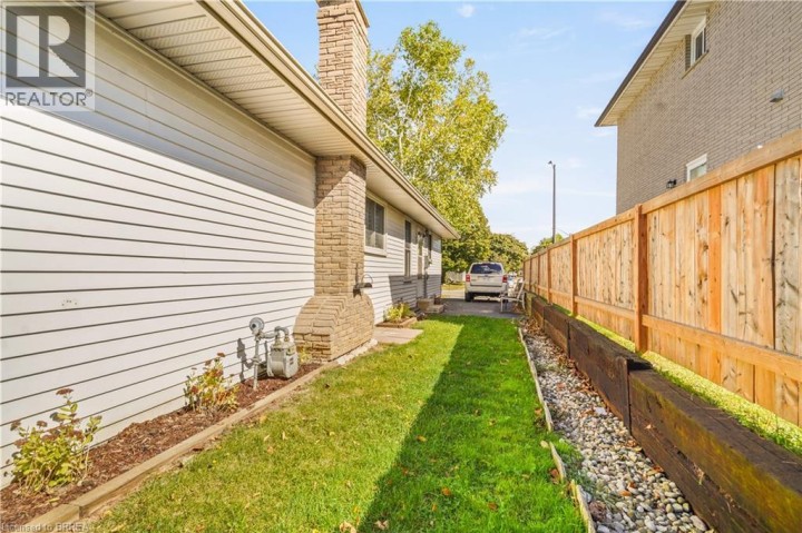 Photo 35 at 35 Ivanhoe Road, Cedarland, Brantford