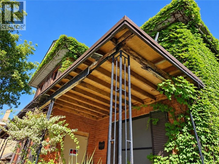 Photo 2 at 371 Hunter Street, Woodstock - North, Woodstock