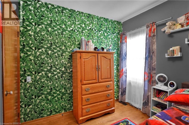 Photo 19 at 7 Halls Avenue, North Ward, Brantford