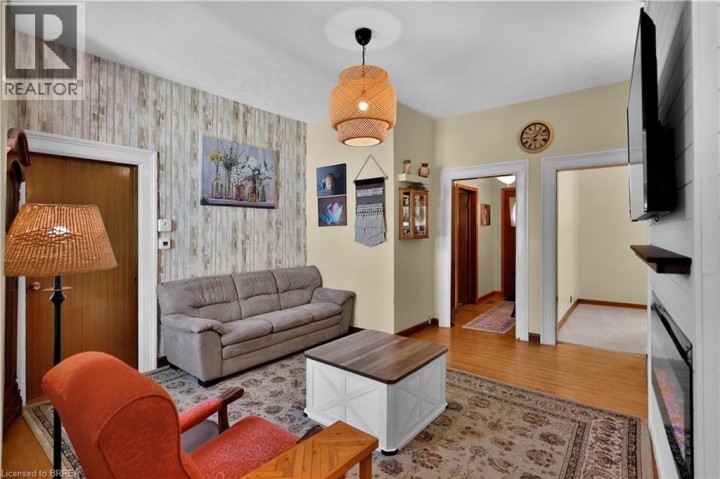 Photo 10 at 7 Halls Avenue, North Ward, Brantford