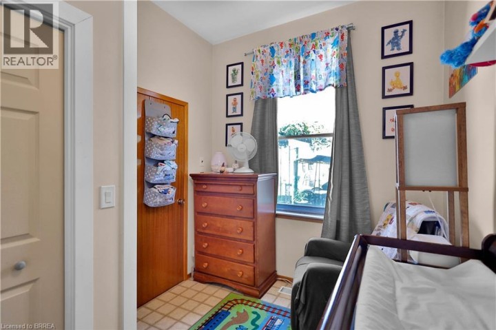 Photo 21 at 7 Halls Avenue, North Ward, Brantford
