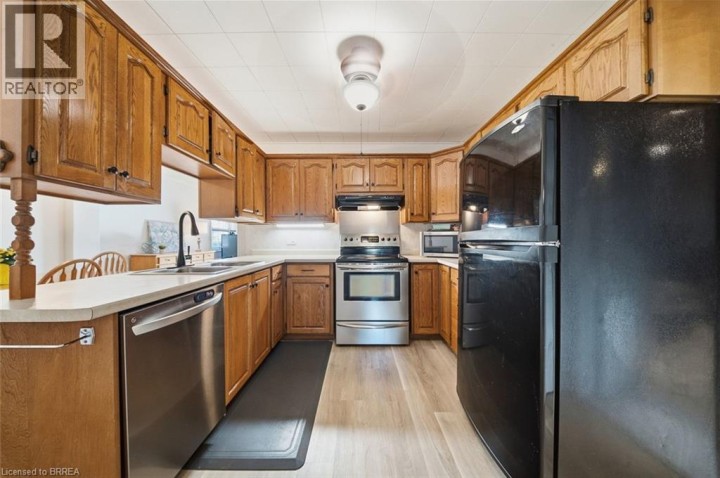 Photo 9 at 144 St George Street, Abigail / Lyons, Brantford