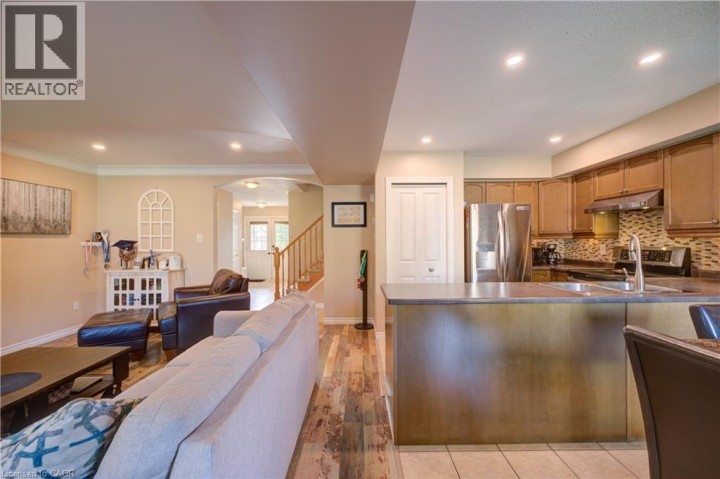 Photo 7 at 3 Fuller Court, Eagle Place East, Brantford