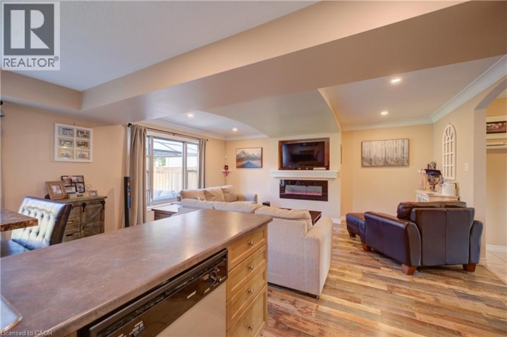 Photo 11 at 3 Fuller Court, Eagle Place East, Brantford