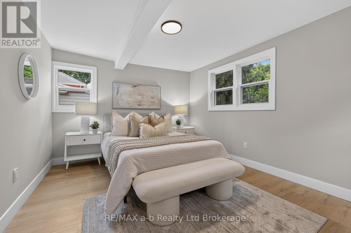 Photo 16 at 91 Winniett Street, Woodstock - North, Woodstock