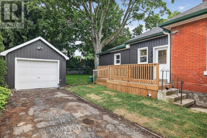Photo 3 at 91 Winniett Street, Woodstock - North, Woodstock