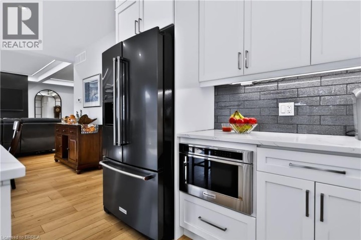 Photo 16 at 13 Cumberland Street, Echo Place, Brantford