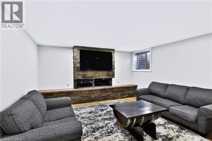 Photo 32 at 13 Cumberland Street, Echo Place, Brantford