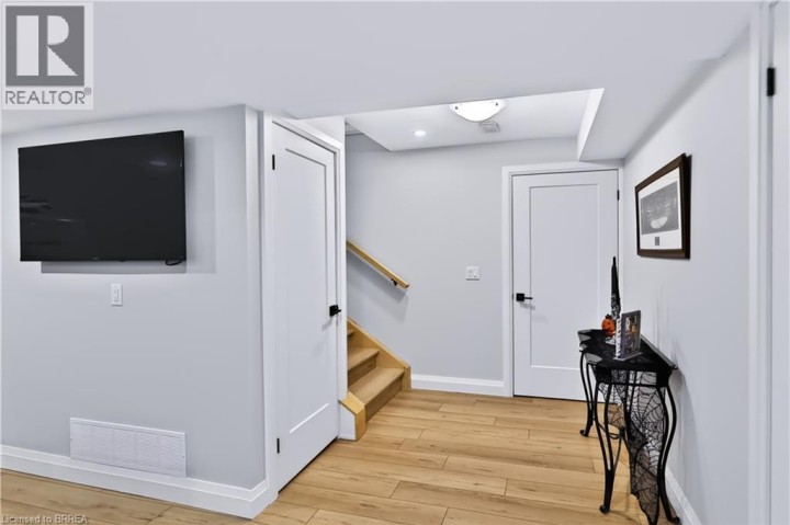 Photo 29 at 13 Cumberland Street, Echo Place, Brantford