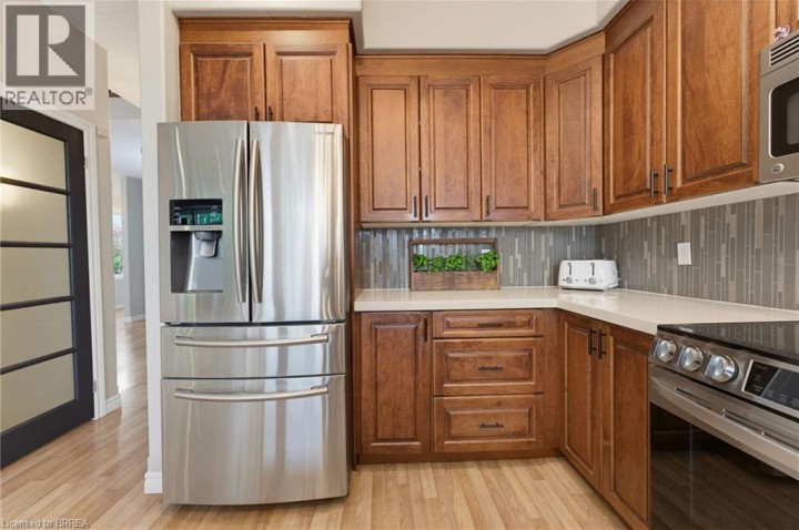Photo 11 at 196 McGuiness Drive, Donegal / Mcguiness, Brantford