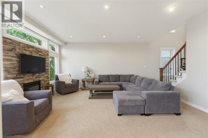 Photo 6 at 196 McGuiness Drive, Donegal / Mcguiness, Brantford