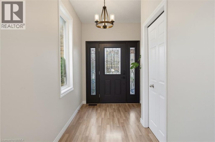 Photo 4 at 196 McGuiness Drive, Donegal / Mcguiness, Brantford